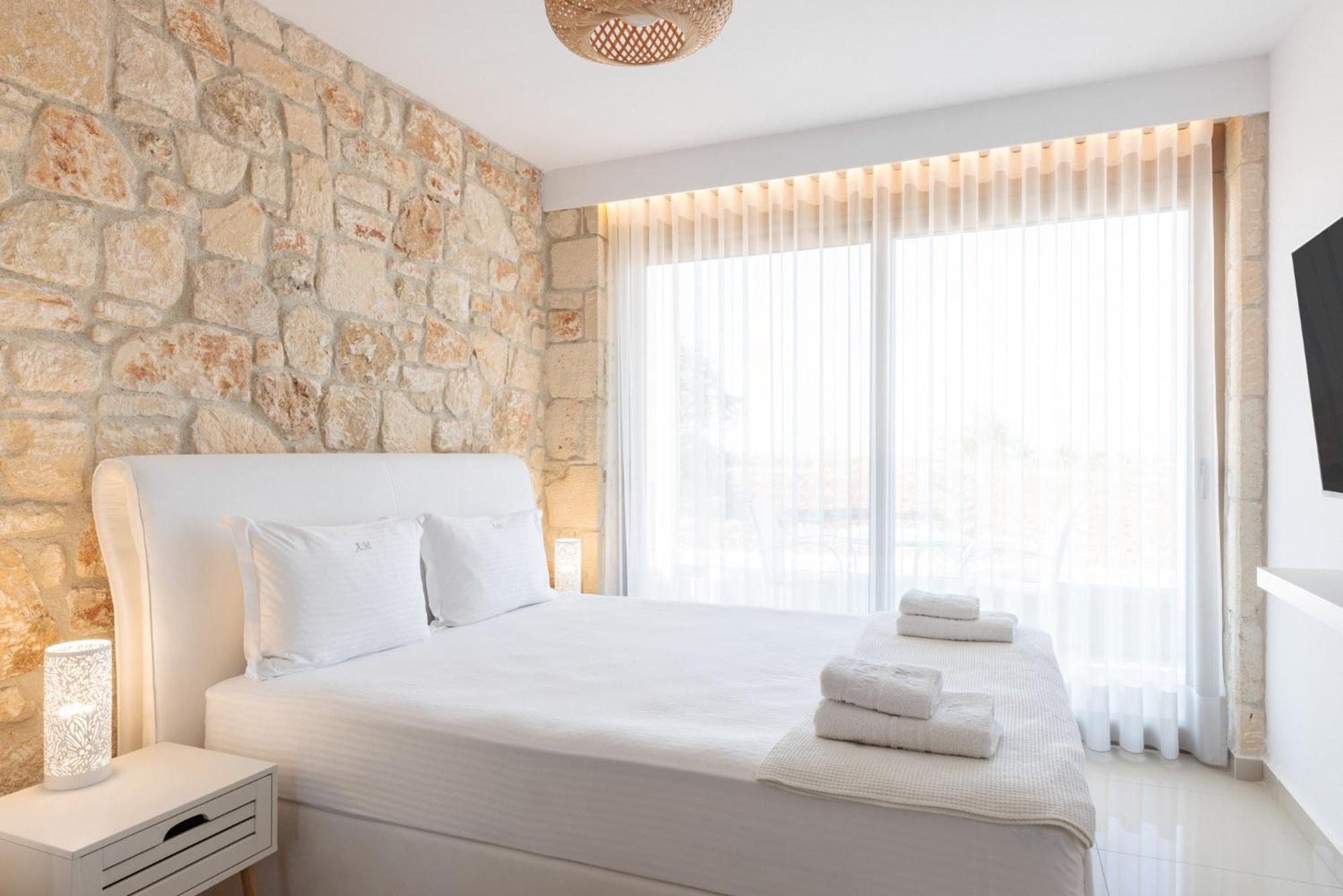 Anna Mare Luxury Apartments أفيتوس الغرفة الصورة