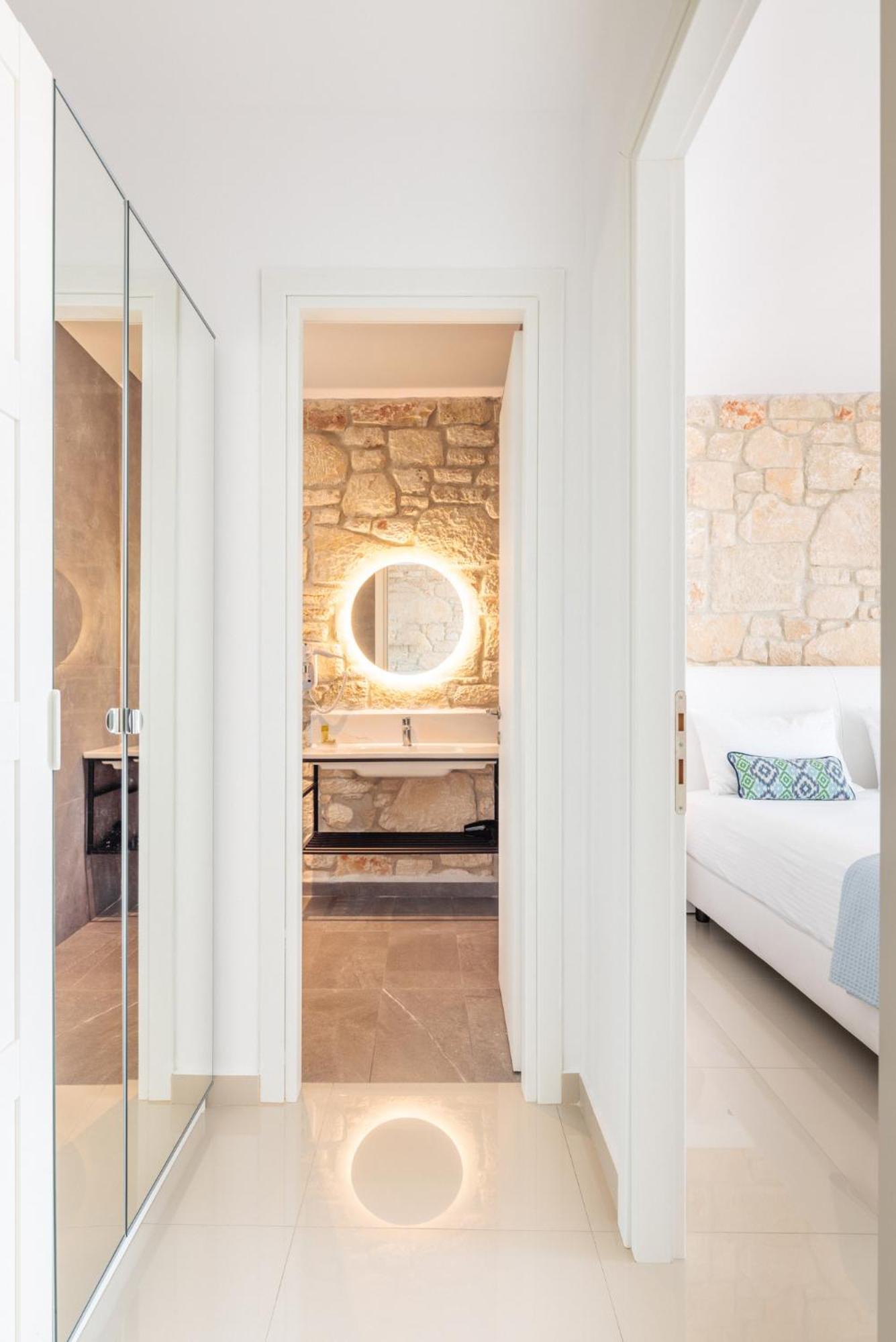 Anna Mare Luxury Apartments أفيتوس الغرفة الصورة